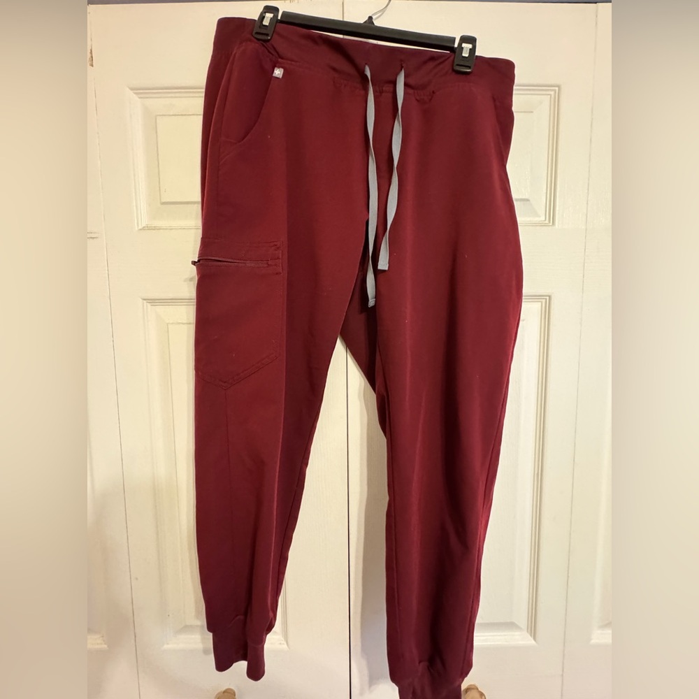 FIGS PETITE zamora jogger scrub pants